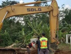 Respon Cepat Pemkab Dharmasraya Pulihkan Akses Jalan Sungai Rumbai yang Terputus