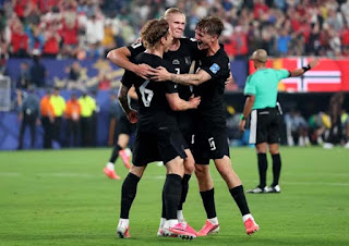 Dua gol Erling Haaland membawa Norwegia menang 3-2 atas Senegal.