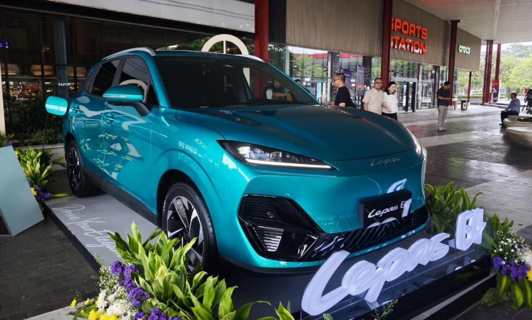Pabrikan mobil asal China, Lepas memboyong mobil listrik terbaru, Lepas E4 EV ke Indonesia.