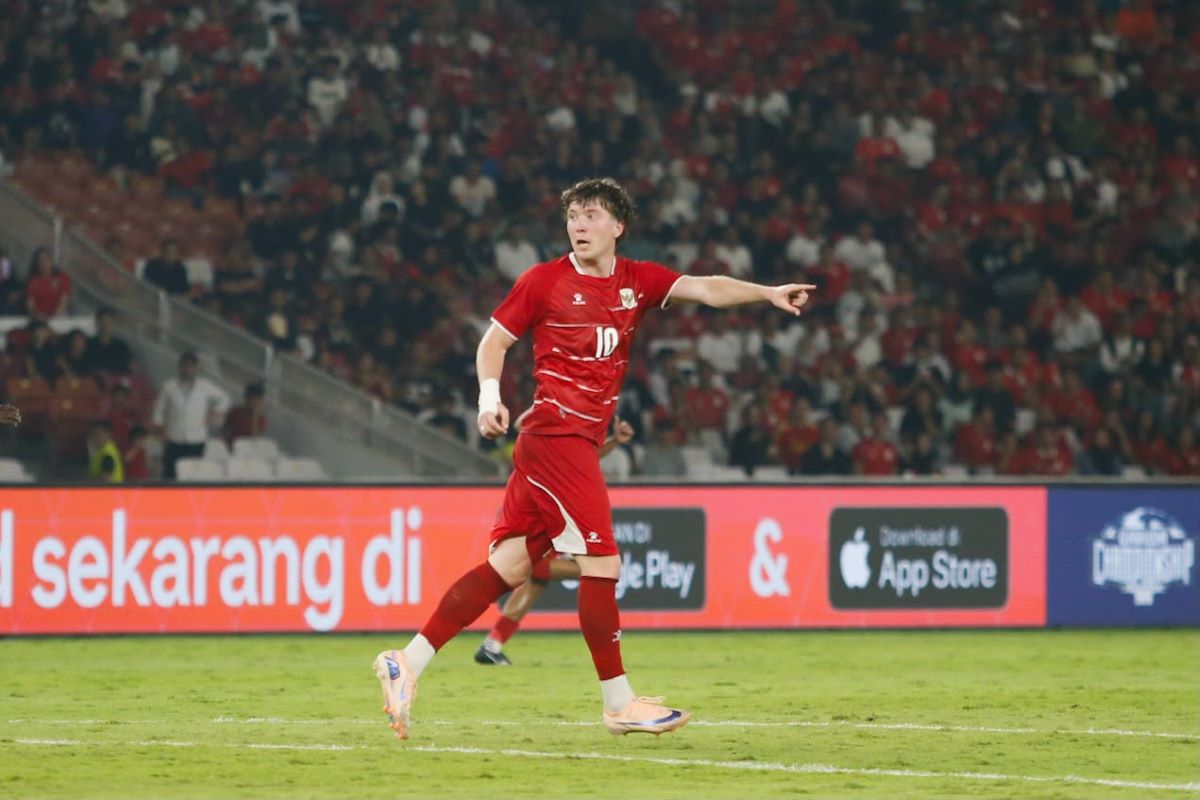 Ole Romeny menganggap Marselino Ferdinan seperti adik sendiri.