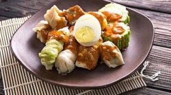 Menkes Budi Gunadi Sadikin ingatkan setiap hari makan sepiring siomay bisa memicu hipertensi.