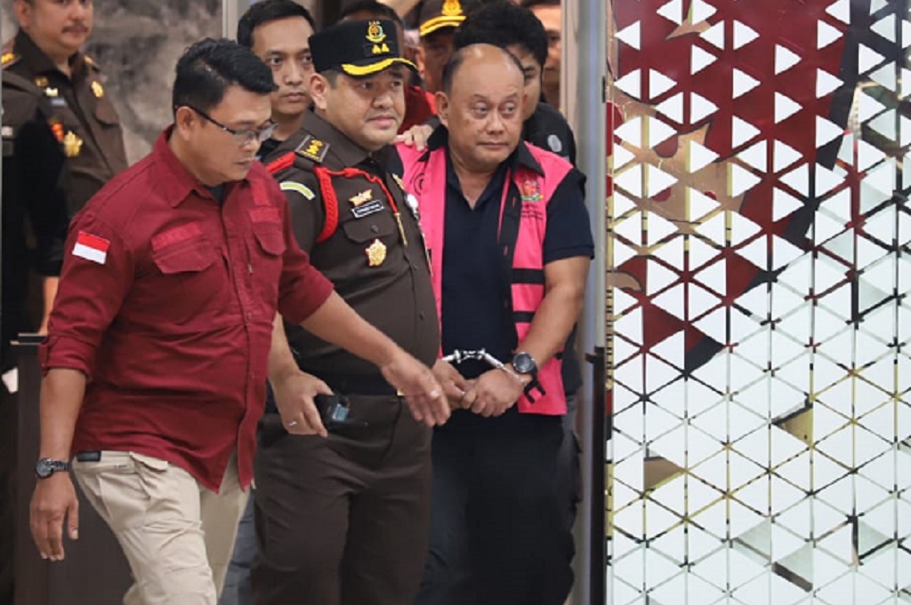 Mantan Kepala BGN Dadan Hindayana sebagai tersangka korupsi penyimpangan tata kelola MBG.