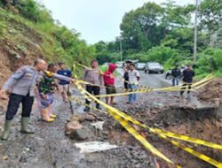 Jalan Provinsi di Salareh Aia Longsor, Warga Desak Pemerintah Segera Bertindak