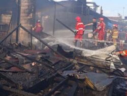 Kebakaran Besar di Loa Janan Ilir, Akses Sempit dan Rumah Kayu Hambat Proses Pemadaman