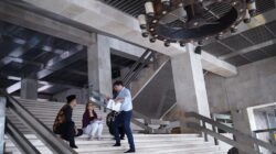 Stafsus Menag Gugun Gumilar berkeliling Masjid Istiqlal bersama tim Kedutaan Besar Jerman untuk Indonesia untuk melihat titik-titik yang akan dikunjungi Presiden Jerman Frank-Walter Steinmeier, Jumat (12/6/2026).