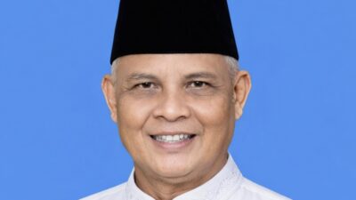 Memimpin Di Tengah Badai Kebebasan : Politik Tim Sukses, Hedonisme Kekuasaan, Perang Opini Era Digital