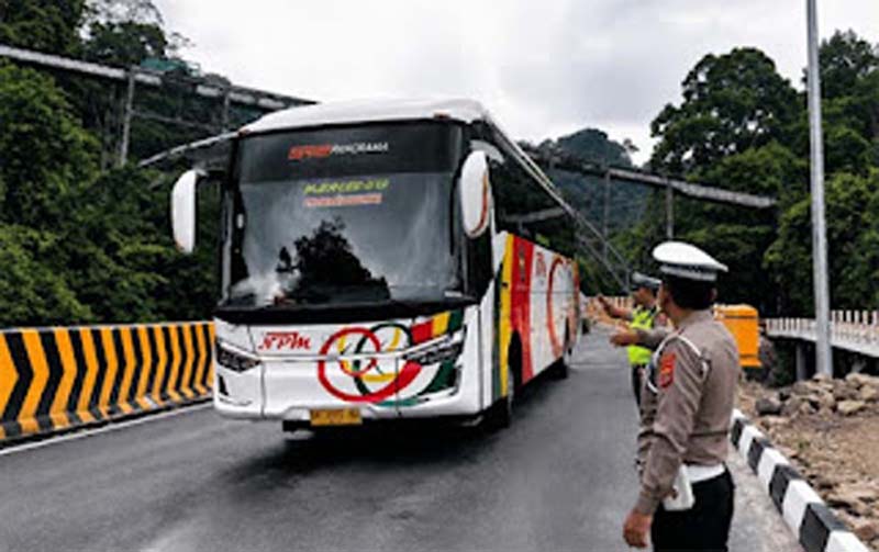 Jalur Lembah Anai kembali dibuka untuk seluruh jenis kendaraan mulai