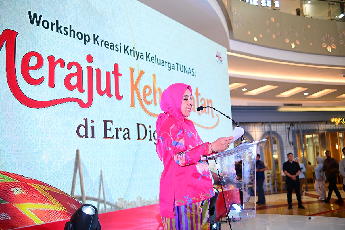 Workshop Kreasi Kriya Keluarga TUNAS mengajak orang tua dan anak melawan kecanduan gawai dengan kerajinan tangan.
