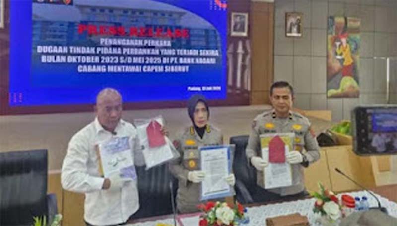 Polda Sumbar menetapkan 3 tersangka dalam kasus dugaan fraud di Bank Nagari Cabang Pembantu Siberut.