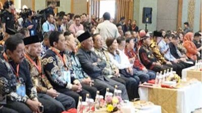 Gubernur Sumbar, Mahyeldi Ansharullah menghadiri Rapat Kerja di Lombok Barat
