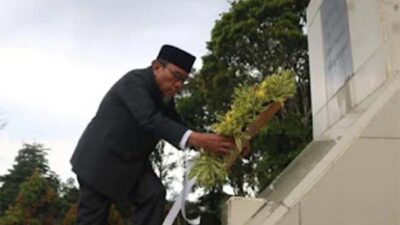 Wakil Wali Kota Padang, Maigus Nasir aksanakan ziarah ke makam pahlawan