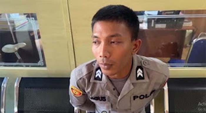 Seorang pemuda nekat menyamar sebagai polisi.
