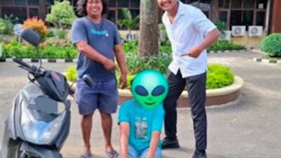 Tersangka saat diamankan Polresta Padang.