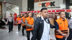 KPK menetapkan Bupati Pemalang Anom Widiyantoro dan tiga orang lain
