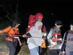 SAR Evakuasi Warga Terjebak Banjir di Agam