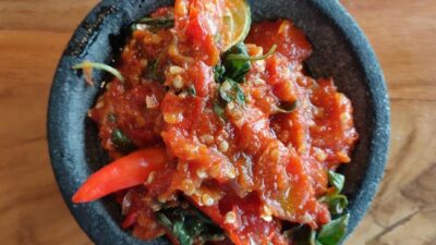 Hindari makan makanan pedas sebelum olahraga.