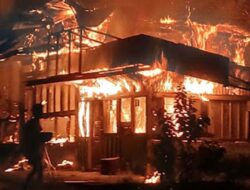 Kebakaran Dini Hari Hanguskan Dua Rumah di Nagari Cupak, Penyebab Masih Diselidiki
