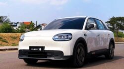 Dalam review singkat, terdapat fitur-fitur inovatif pada Chery Q yang dirancang untuk mendukung mobilitas dan gaya hidup penggunanya.