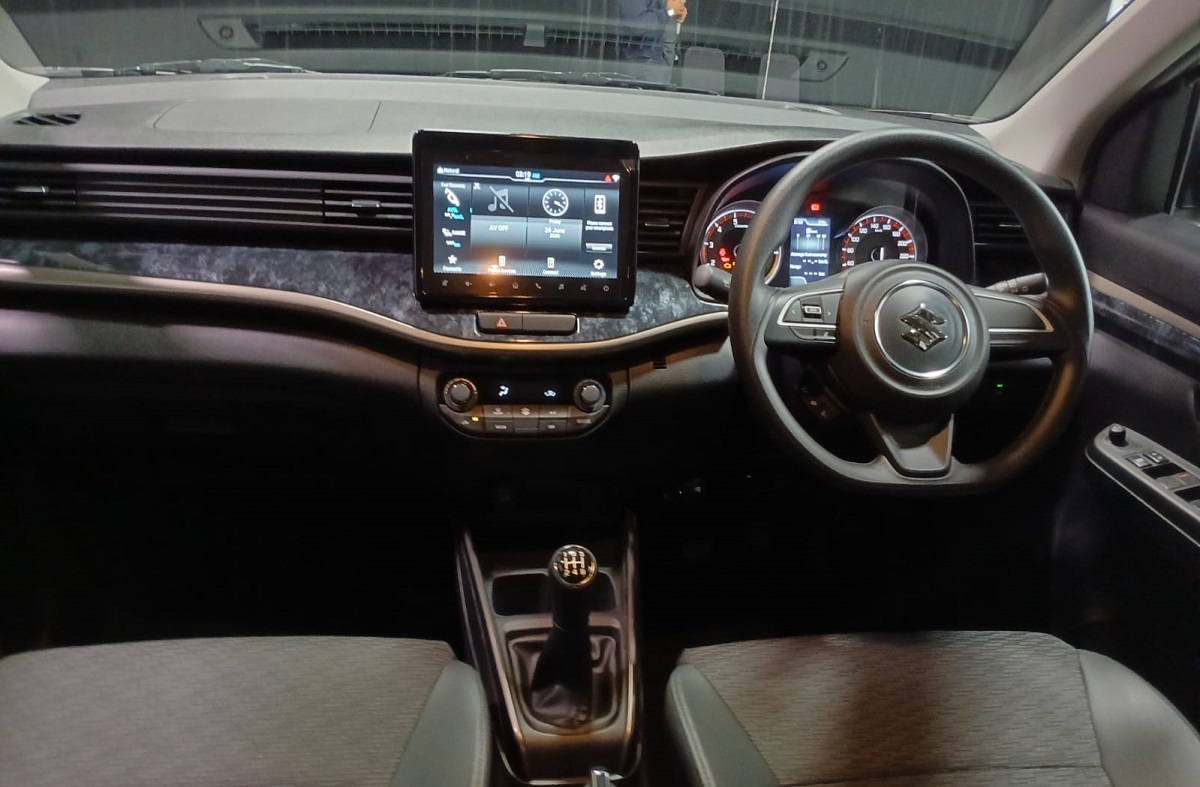 Suzuki XL7 Facelift Siap Meluncur, Intip Ubahan Interior dan Fitur Barunya.