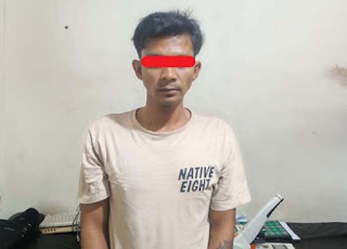 Tersangka pelaku pencurian material bangunan.