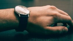Terkadang tangan terasa gatal setelah pakai jam tangan saat olahraga.