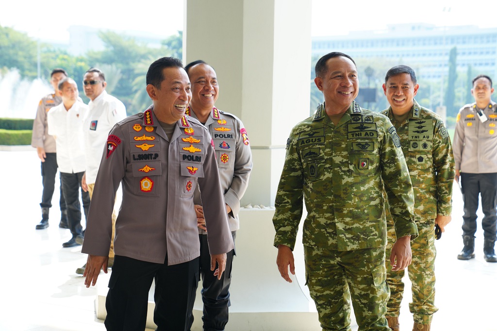 Kapolri Jenderal Listyo Sigit Prabowo bertemu Panglima TNI Jenderal Agus Subiyanto.