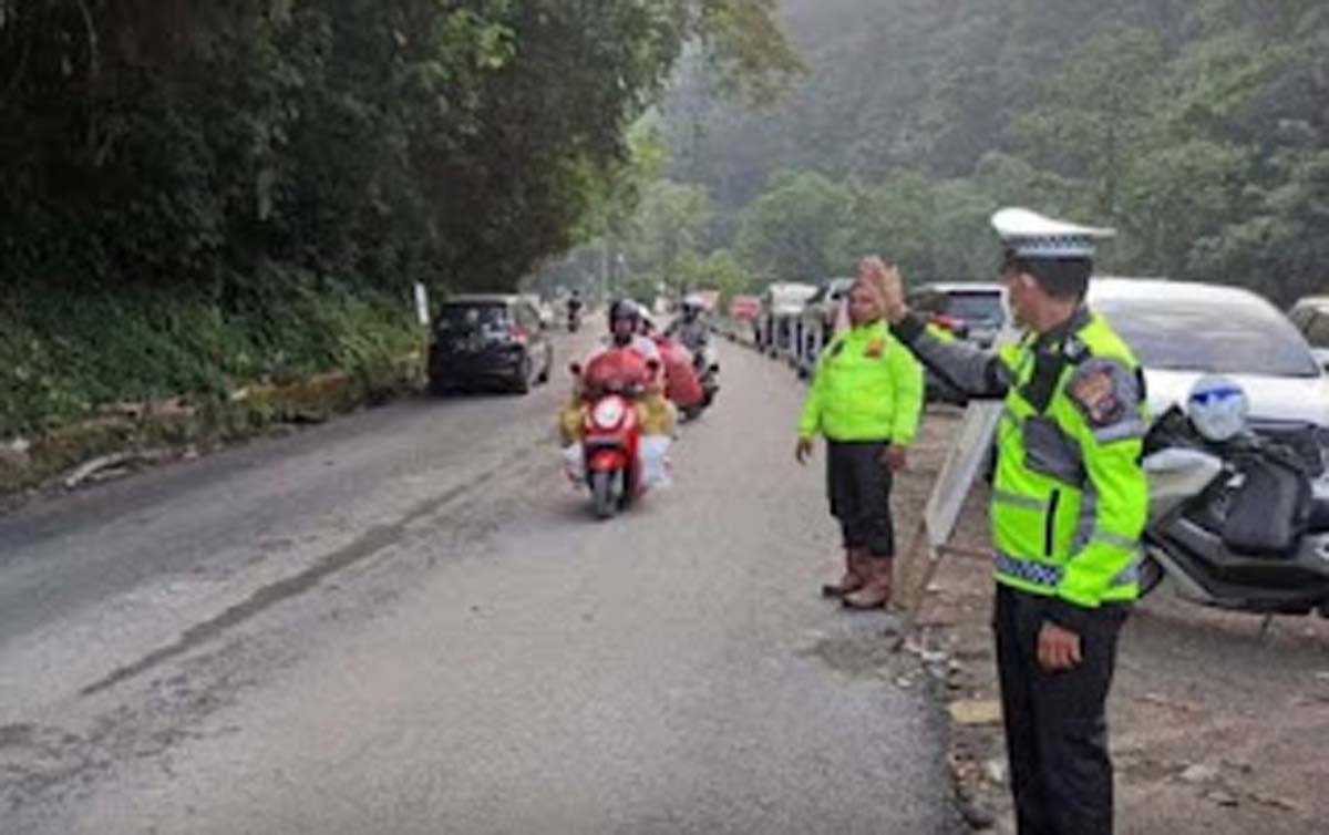 Akses jalan Lembah Anai