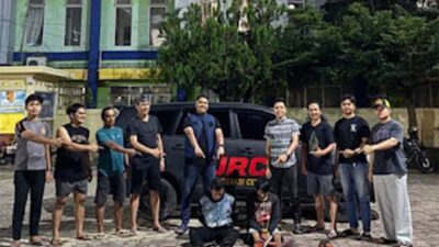 Tersangka saat diamankan Polres Pessel