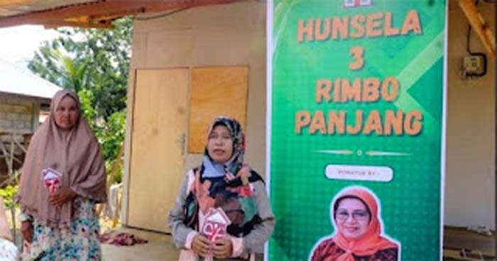 Penyintas banjir bandang kini menempati hunian sementara di kawasan Rimbo Panjang.