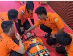 SAR Padang Gelar Latihan Water Rescue di Bungus