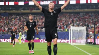 Carlo Ancelotti merasa tidak perlu mengajari bek-bek Timnas Brasil cara meredam striker Timnas Norwegia Erling Haaland.