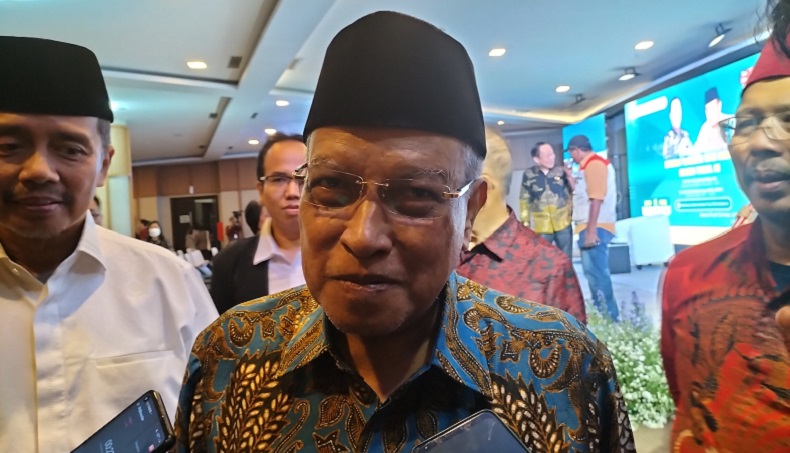Eks Ketua Umum PBNU KH Said Aqil Siradj mengingatkan kebangkitan umat harus dimulai dari penguatan iman yang hakiki.