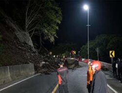 Longsor Susulan di KM 66+700 Lembah Anai, Pembersihan Tertunda karena Tebing Masih Labil
