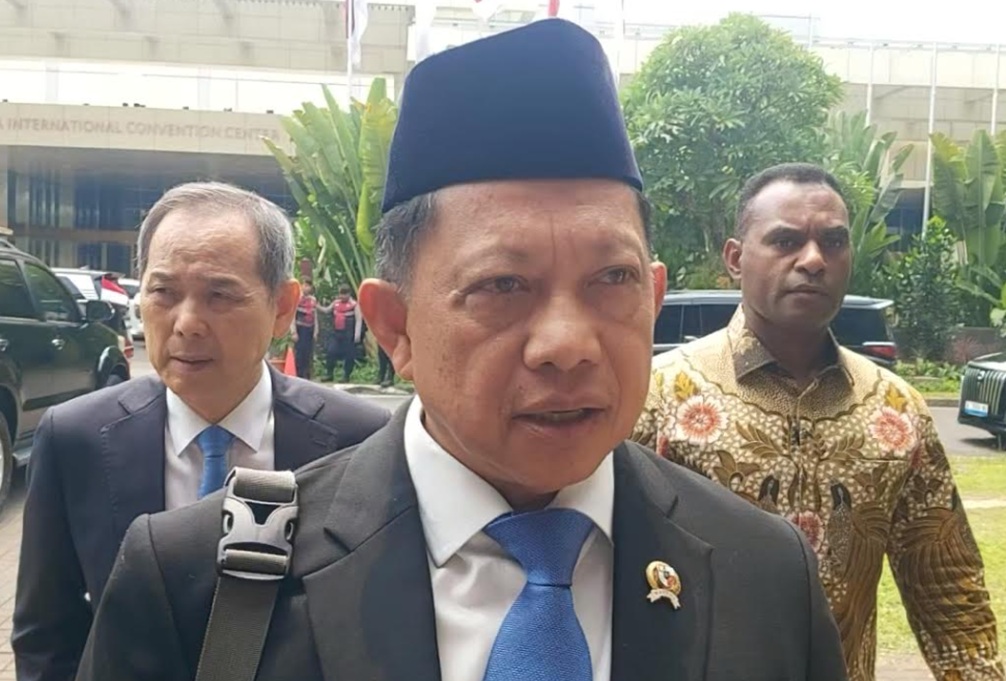 Menteri Dalam Negeri (Mendagri) Tito Karnavian izinkan swasta ikut tangani karhutla.