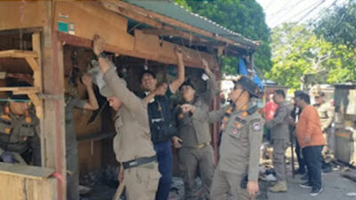 SK4 Padang Turun Tertibkan PKL di Kawasan Jati, Fasilitas Umum Dikembalikan Sesuai Fungsi