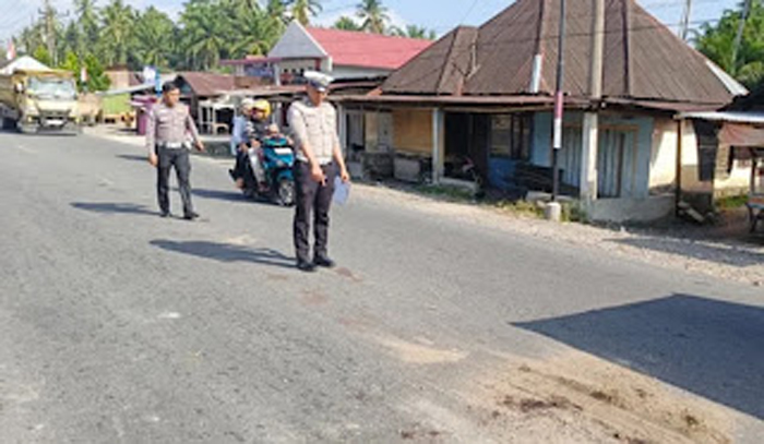 Kecelakaan lalu lintas terjadi di ruas jalan umum Kinali-Simpang Empat.