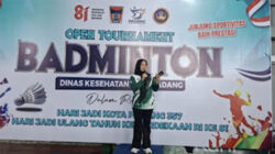 Pembukaan Open Tournament Badminton di Hall Polda Sumbar.
