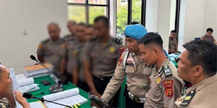 Lima oknum polisi tersangka pembunuhan Brigadir Eko dipecat.