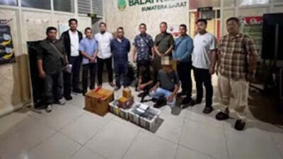 Puluhan ekor burung beo, kacer dan murai asal Mentawai disita polisi.