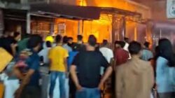 Kebakaran di Simpang Pulai Solok, 7 Petak Ruko Ludes Dilalap Api.