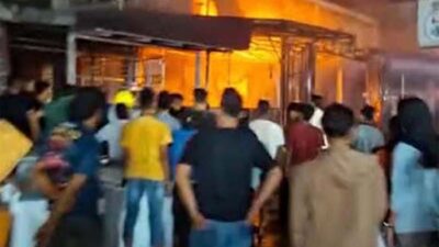 Kebakaran di Simpang Pulai Solok, 7 Petak Ruko Ludes Dilalap Api.