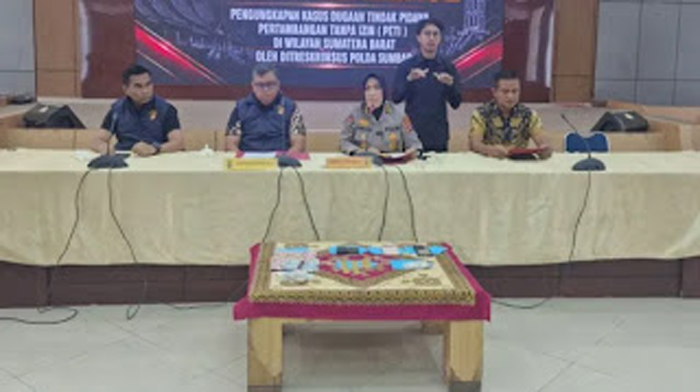 Kabid Humas Polda Sumbar, Kombes Pol Susmelawati Rosya, memaparkan kasus PETI.