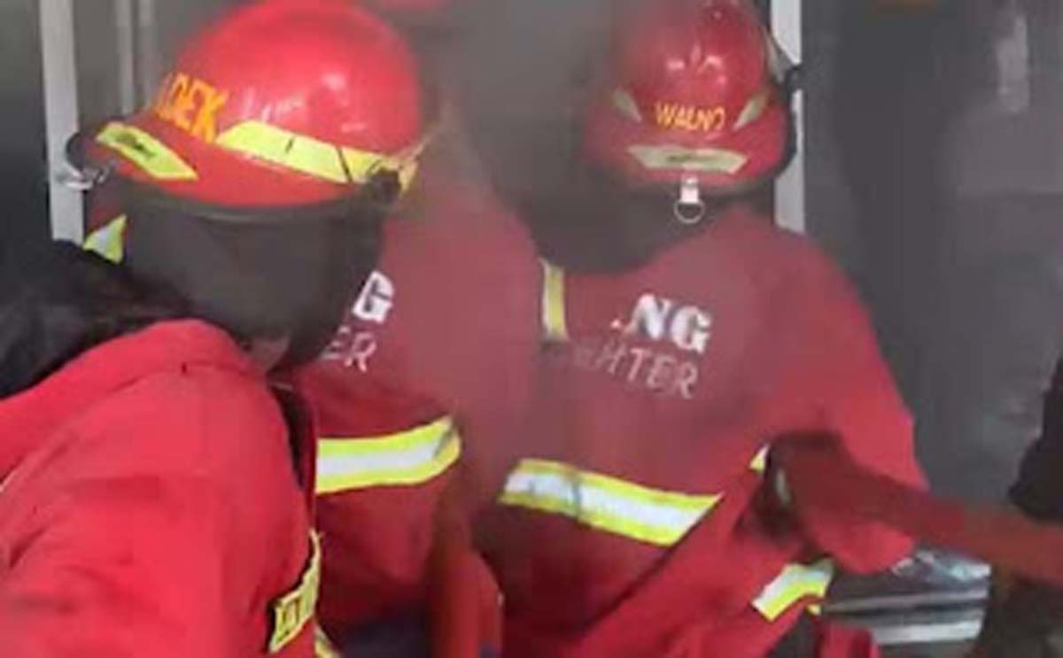 Damkar Padang Kerahkan 75 Personel dan Empat Armada