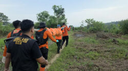 Mayat Pria Tanpa Identitas Ditemukan di Sungai Bangek Padang.