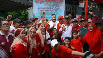 Wali Kota Padang Fadly Amran menghadiri kegiatan jalan santai