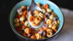 Sereal jadi salah satu menu sarapan yang tidak bikin kenyang.