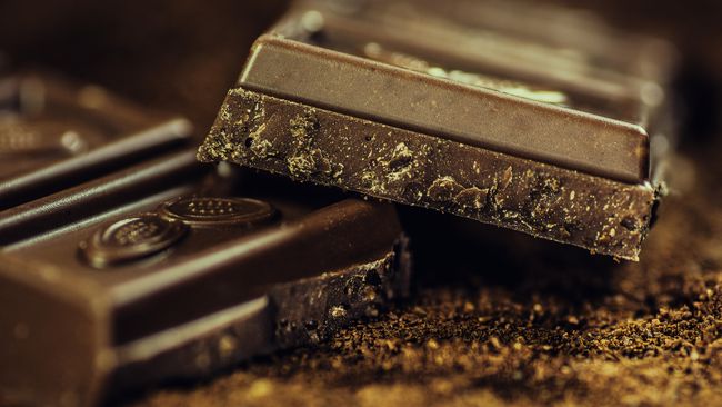 Dark Chocolate, salah satu makanan pereda stres.