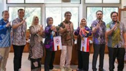 Dirut PT Semen Padang dan jajaran melepas resmi dua atlet silat