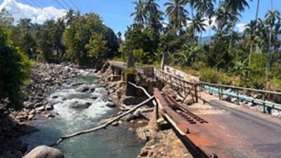 Jembatan Kalawi Limau Manih