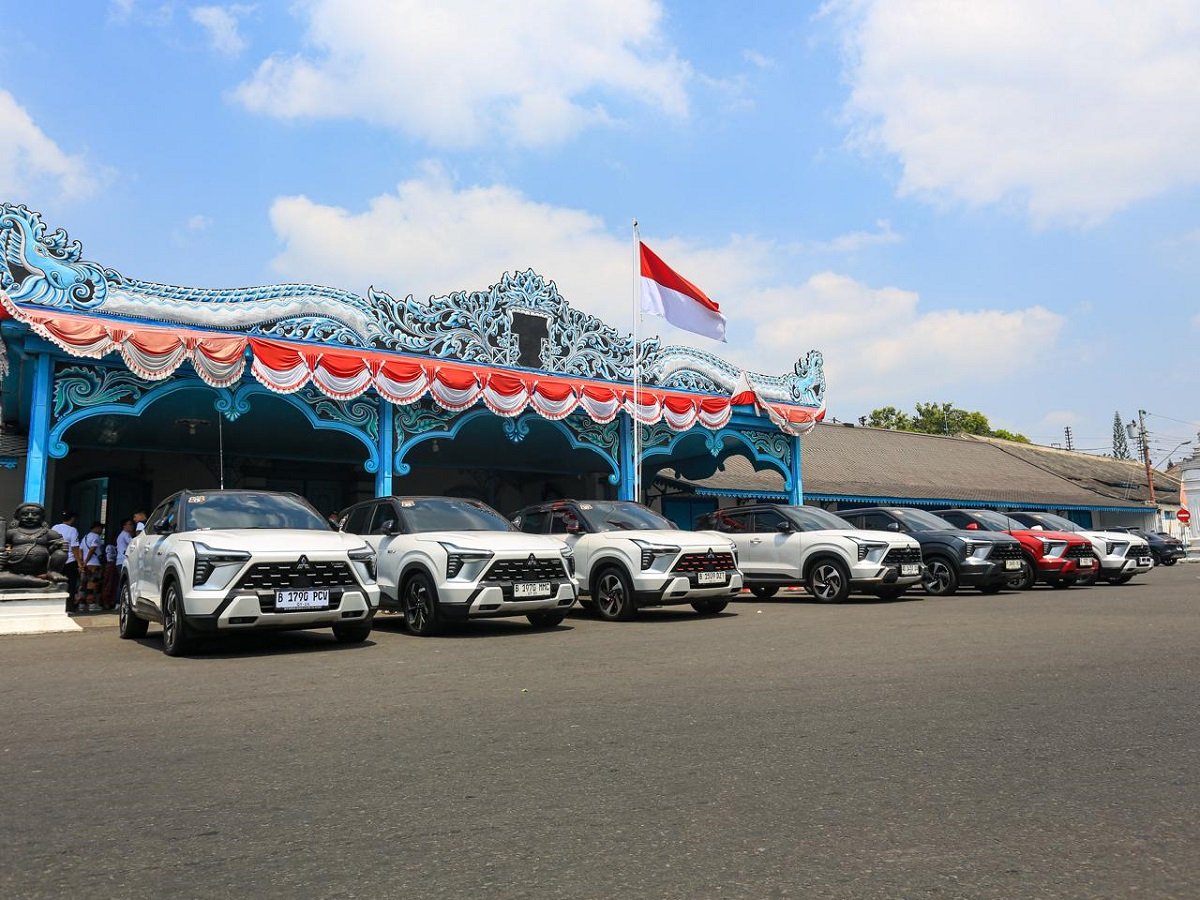 Belasan Mobil Mitsubishi Xforce Touring Jelajahi Wisata Sejarah Solo dan Ambarawa.